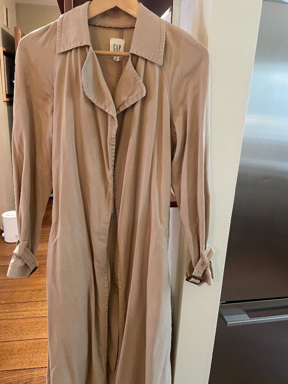 Vintage Gap khaki trenchcoat
